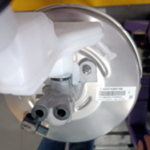 刹车盘标签： 需承受高温、粉尘与震动环境，保持良好附着力和识别性，不因高热或摩擦脱落。